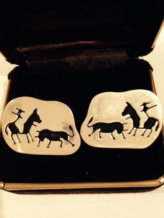Mexican sterling cuff links bull fight vintage cuff links sterling silver made in taxco mexico c 1960 pierced work shows matador and bulls