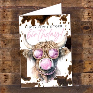 Carte d'anniversaire western avec peau de vache, carte de voeux imprimée, carte d'anniversaire de cow-girls, carte d'anniversaire de vache, modèle imprimable plié, téléchargement immédiat
