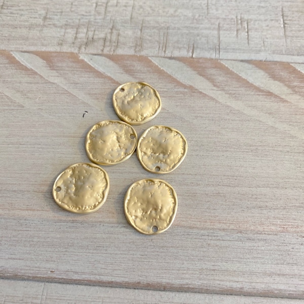 Hammered Pendant, Antique Golden Color, Lead Free,  Nickel Free,  Cadmium Free, 18mm x 20 mm - 25 pieces in package