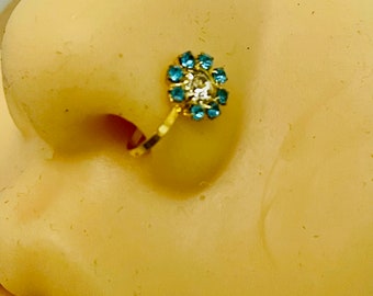 Beautiful nose stud in flower shape in light blue/ ferozi