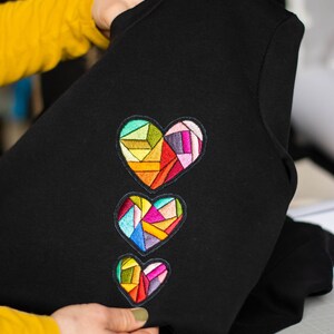 Frihandssymaskin med pedalbroderi, hjärtmönster, applikation, sy-på-lapp