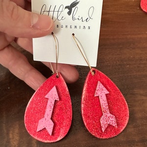 Rustic Handpainted Wood Heart Dangle Drop Earrings | valentine’s Day Earring&#39;s | gifts for her | handmade earrings | hand painted earrings