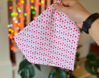 Valentine's Day Bandana / Valentines Day Dog bandana / Cat Bandana / Heart Bandana / Pink Bandana / Valentines Dog Bandana / Be my Valentine