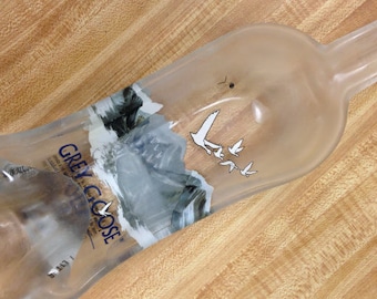 Free shipping Grey Goose Plate Salsa Bowl Slumped Melted Flattened Flat Bottle Cheese Tray Spoon Rest Glass Plate Eco Gift