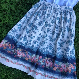 Beautiful Vintage 1950s/1960s Floral Skirt, size X-Small/Small, Dreamy Cottagecore/Fairycore Skirt