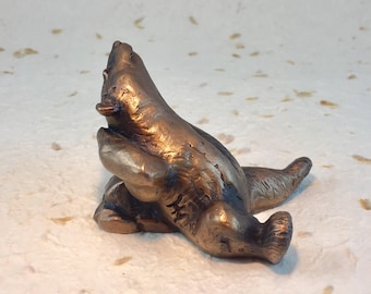 Scultura in bronzo dell'orso polare Statua dell'orso polare Figurina dell'orso polare Miniatura dell'orso polare Fauna selvatica da collezione Orso Regalo Orso Decor Decorazioni per la casa