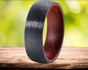 Anillo de palisandro con fibra de carbono - Banda exterior de fibra de carbono mate de 8 mm con un hermoso inserto de palisandro panameño. Anillo de bodas para hombre.