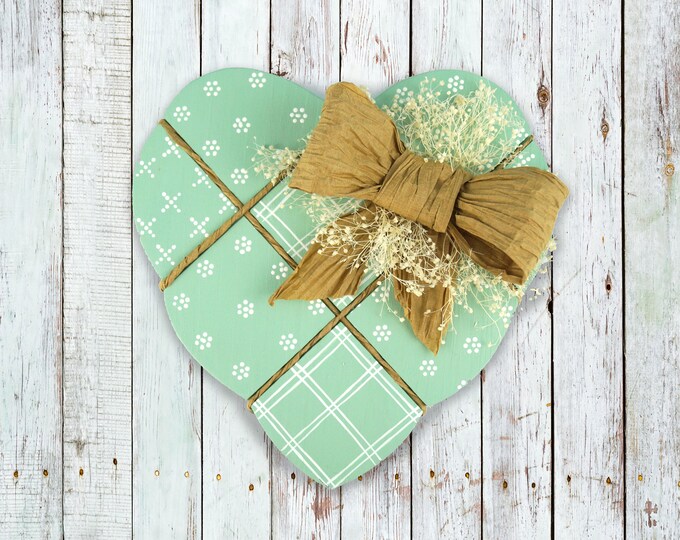 Country Heart, Heart Wall Hanging, Victorian Green Heart, Light Green Country Heart