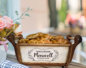 Bandeja de pan de madera de acacia personalizada: forro bordado, regalo grabado