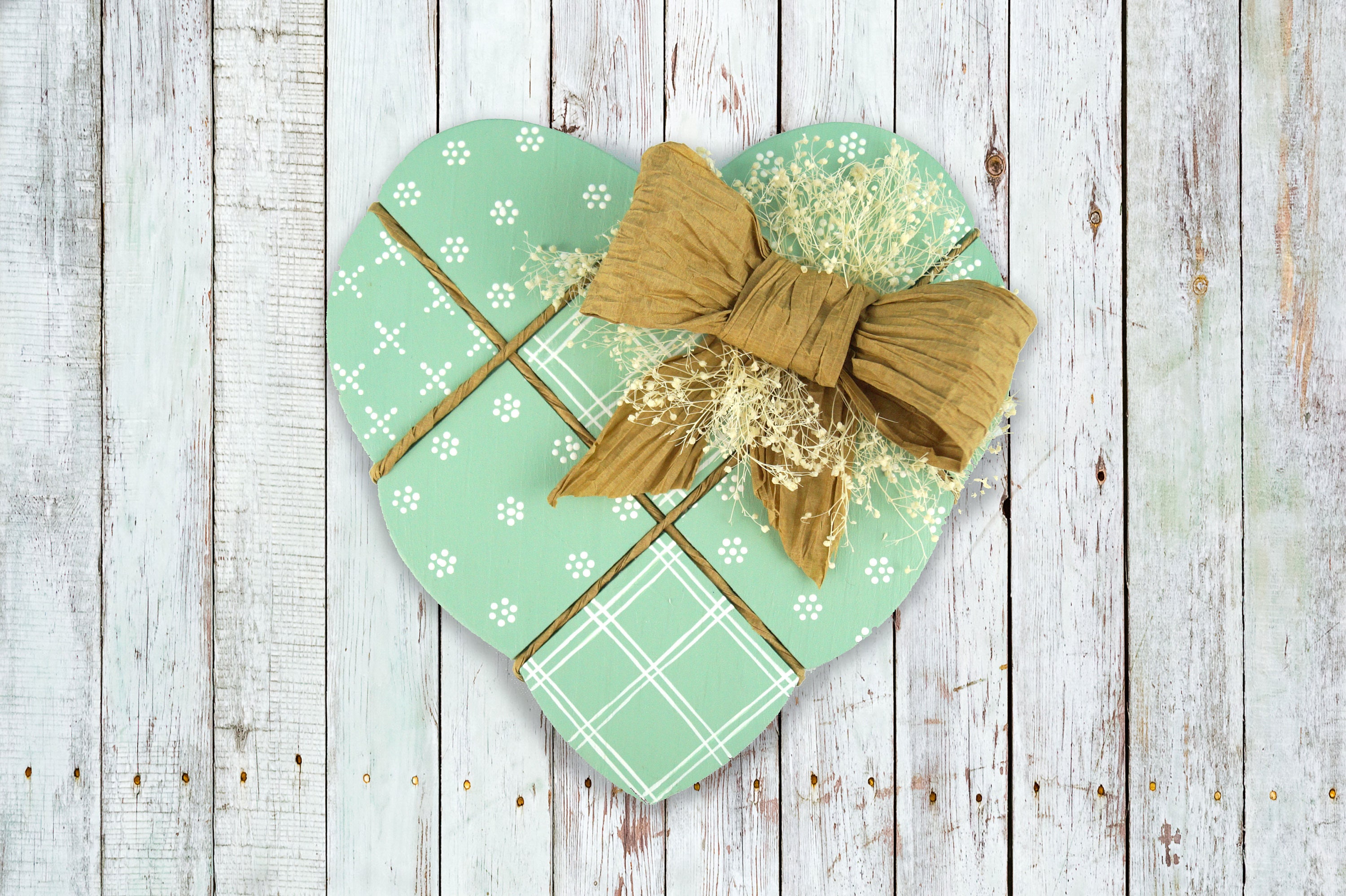 Country Heart, Heart Wall Hanging, Victorian Green Heart, Light Green