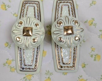 Vintage  Amerock Bonaventure Drawer or Cabinet Knobs/Pulls, Set of 2