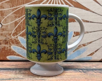 Vintage Hold Howard Pedestal Mug, Fleur de Lis motif, green and blue, boho hippie, groovy kitchen ware, design #7717