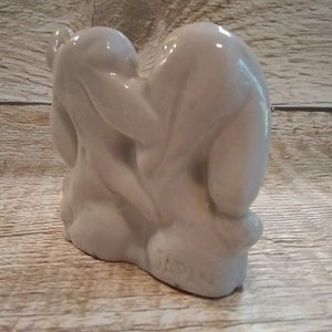 Vintage Porcelain Kissing Bunnies Figurine, Made in Japan, Kissy Face Bunnies, Kitschy Mid Century decor, Collectible Knick Knacks image 4