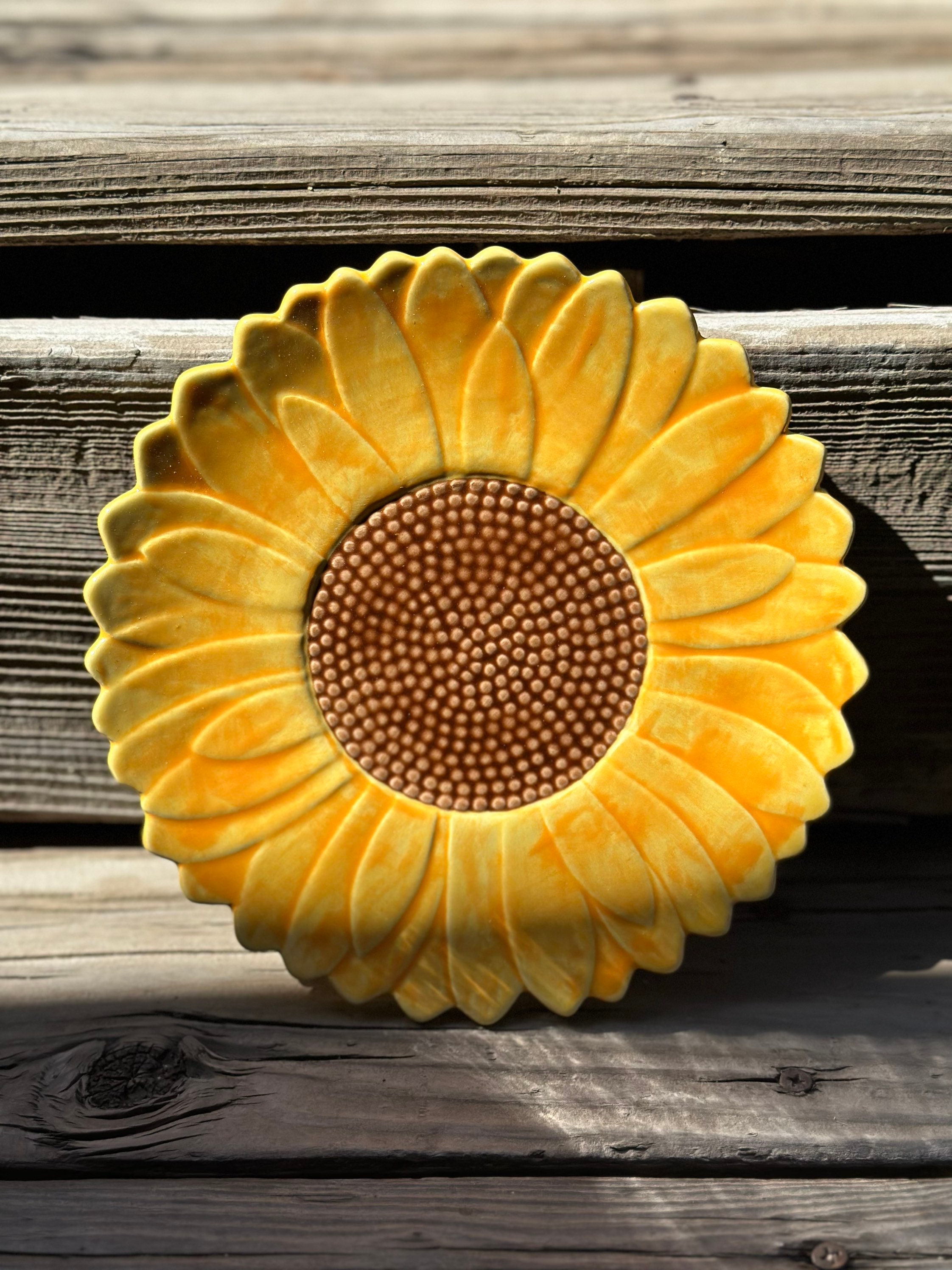 手描きの陶器製ひまわりの皿とボウル：花柄の食器 - Etsy 日本
