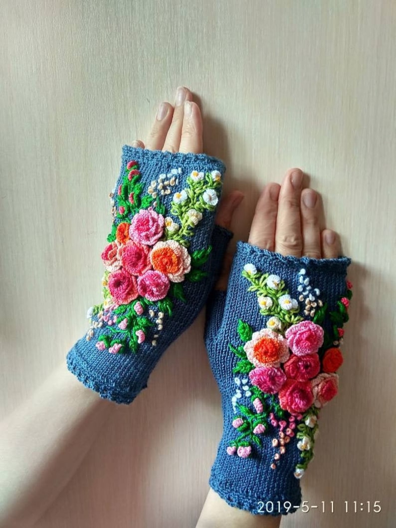 Mittens with Rose hat with flowers gift for woman Etsy