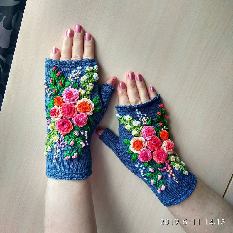 Mittens with Rose hat with flowers gift for woman Etsy