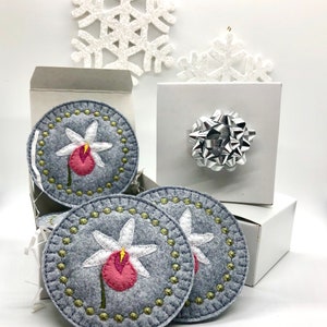 Montañas rusas de fieltro bordados - Lady Slipper - juego de 4