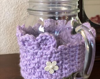 Funda para taza de color lila iridiscente, hecha a mano.