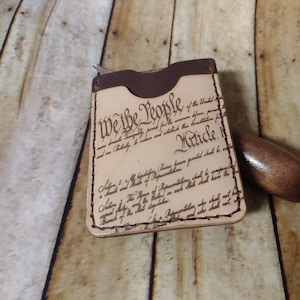 Cartera Wickett-Craig de 2 bolsillos grabada con láser con We The People en dos tonos