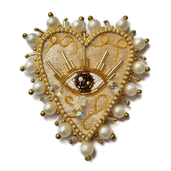 Toppa a forma di cuore con occhio mistico realizzata a mano con perline, ricamo con filo d'oro