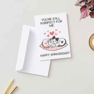 Linda tarjeta de aniversario con gatos abrazados, tarjeta de felicitación para celebrar el aniversario, tarjeta con corazones, tarjeta de pareja para aniversario, digital