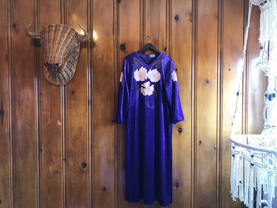 Vintage kaftan/caftan, embroidered vintage, velvet