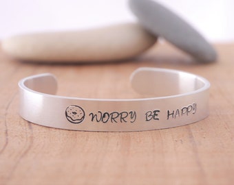 Donut Worry Be Happy engraved metal bracelet - Jonc do not worry be happy bracelet - Customizable jewel - Food word game