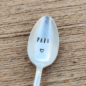 Cuillère à café gravée Papa Motif coeur image 1