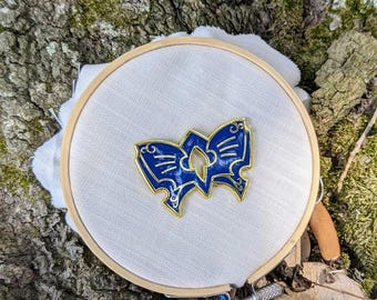 Lucina Mask Enamel Pin