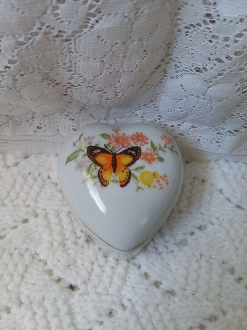 Small butterfly on heart trinket box 3/"
