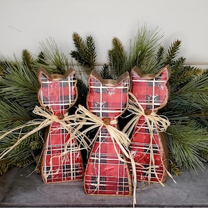 Wood Cat Christmas Tier Tray Decor Winter Plaid Kittie Shelf Sitter