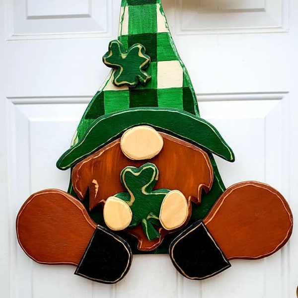 St Patty Gnome-Wood Gnome-Gnome Door Hanger- St Patrick's Day Gnome- Wall Hangers-Spring Decor-Large Wood Gnomes-Gifts for Family and Friend