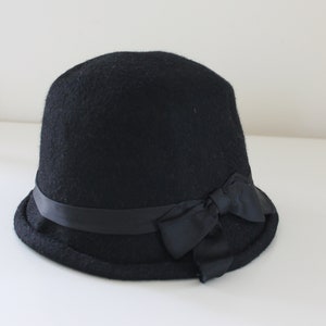 Vintage Woman Wool Black Hat,  circa 1940s