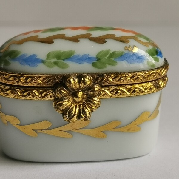 Vintage Limoges France Porcelain Trinket Box Peint Main