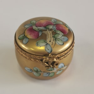 Vintage Hand Painted Limoges France Trinket Box
