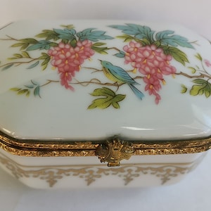 Vintage Limoges France Porcelain Trinket Box , Hand painted