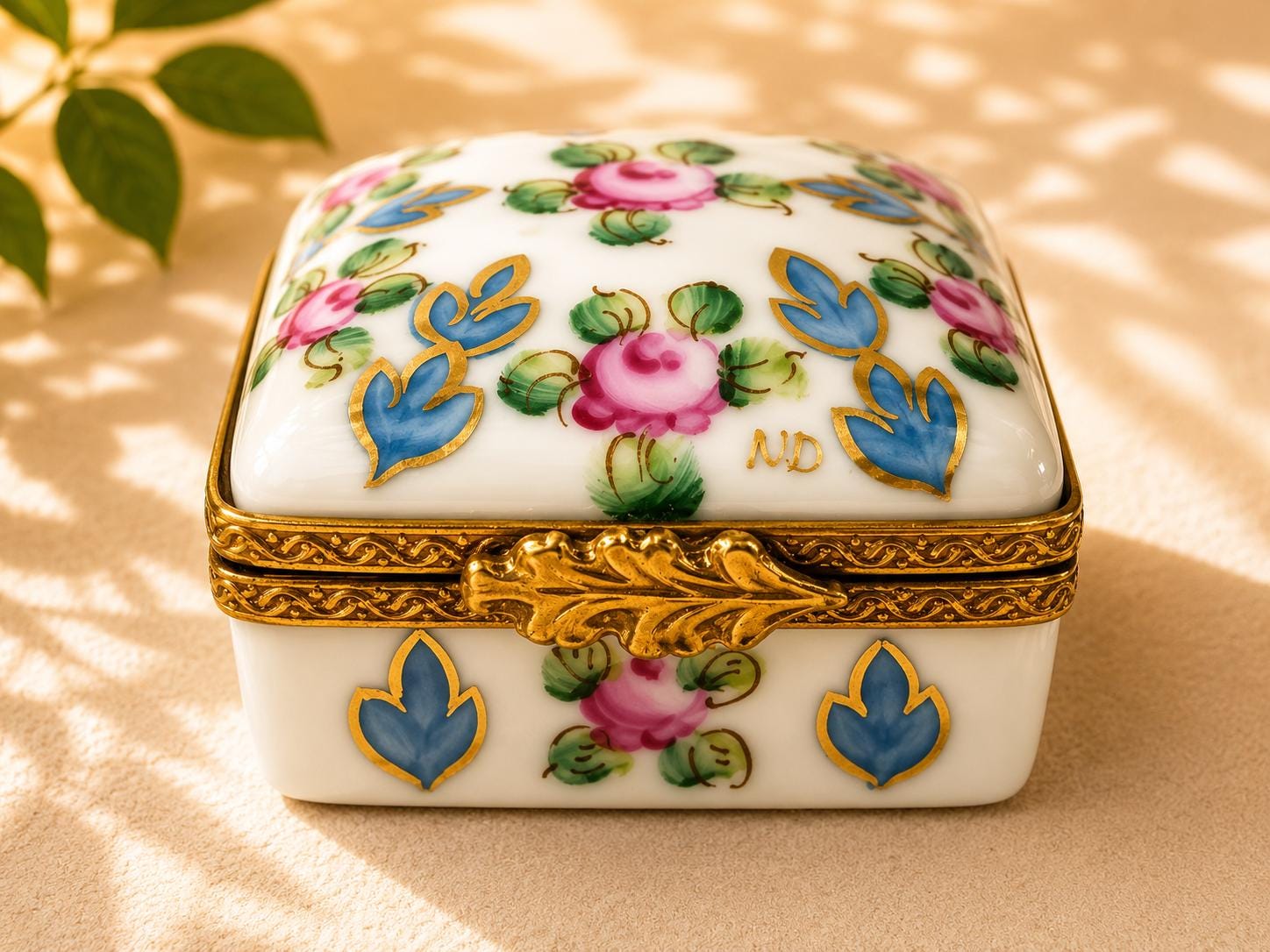 Limoges France Trinket Box Peint Main Hand Painted Porcelain