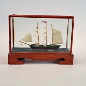 Barca a vela d'epoca in teca di vetro, fatta a mano, anni '60 circa