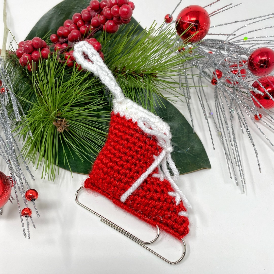 Ice Skate Ornaments Crochet Pattern, Christmas Ornament, 2 Sizes, Skate