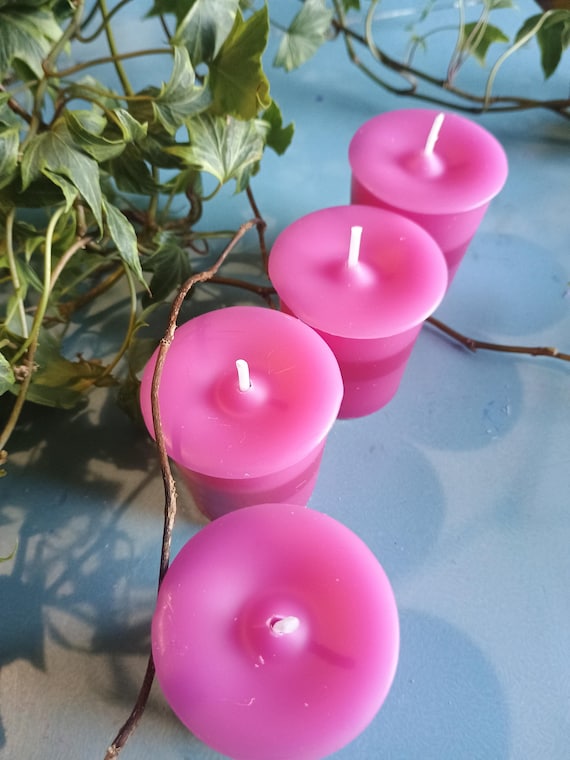 Rosa Votivkerzen, nicht parfümierte Paraffinwachs-Zierkerzen, 4er-Set in Geschenkbox