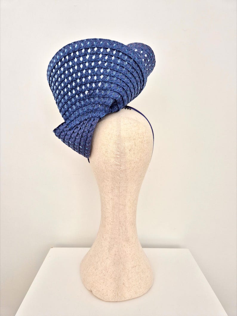 Bandeau tressé pour femme en bleu marine, caramel, mauve ou noir/blanc. Mlle Tara image 4
