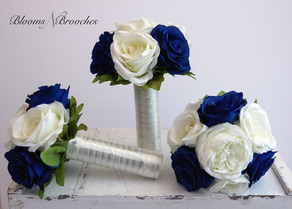 navy blue bridesmaid bouquets