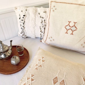 Vintage Berber Sabra Kudde – veganskt siden (kaktussiden) Tribal Symbols Bohemisk Dekor Ibiza Julklapp vita pasteller blush broderad