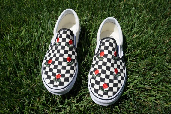 vans rose checkerboard slip on