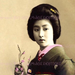 Antikes frühes 20. Jahrhundert farbiges Foto-Porträt einer schönen japanischen Frau, die einen Zweig der Kirschblüten 5x7 Grußkarte hält
