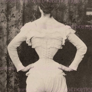 Magnifique portrait photo victorien antique d'une belle coquette avec une taille de guêpe dans son corset bien lacé 5 x 7 Carte de voeux