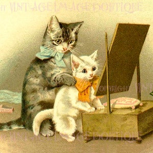 Illustrazione vittoriana antica di un adorabile gatto impertinente e un gattino davanti a uno specchio, biglietto d'auguri 5x7