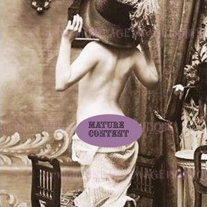 Meraviglioso ritratto fotografico antico di una graziosa civetta in posa in una scena boudoir, biglietto d'auguri 5x7