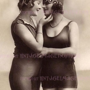 Adoráveis melindrosas lésbicas dos anos 1920 em trajes de banho, casal, casamento, união civil, cartão comemorativo 5x7