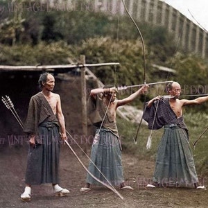 Antikes Koloriertes Foto Portrait Von Drei Japanischen Kyudo Bogenschützen Mit Ihren Daikyu Langbögen 5X7 Grußkarte